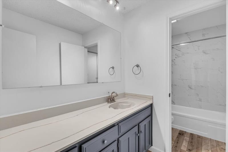 704 Matthews Court, Arlington TX 76012 - Photo 22
