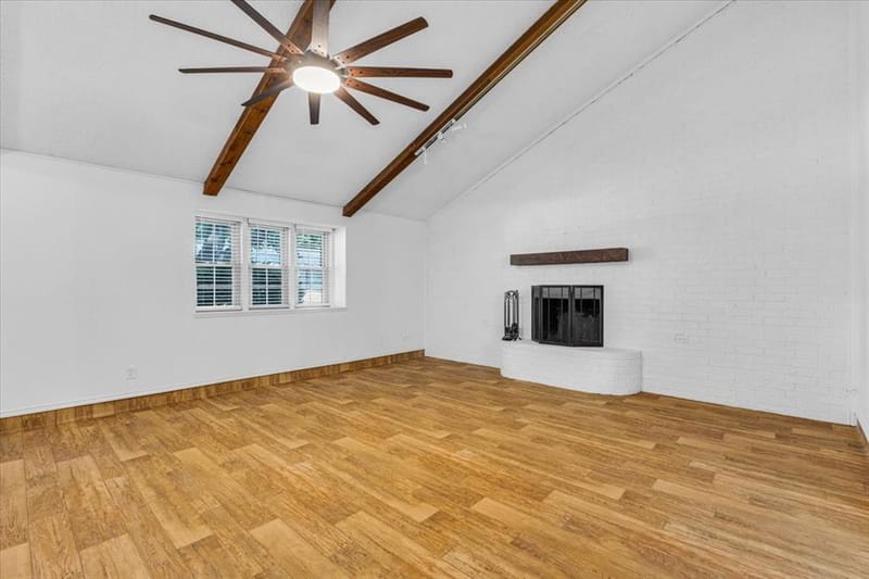 704 Matthews Court, Arlington TX 76012 - Photo 7
