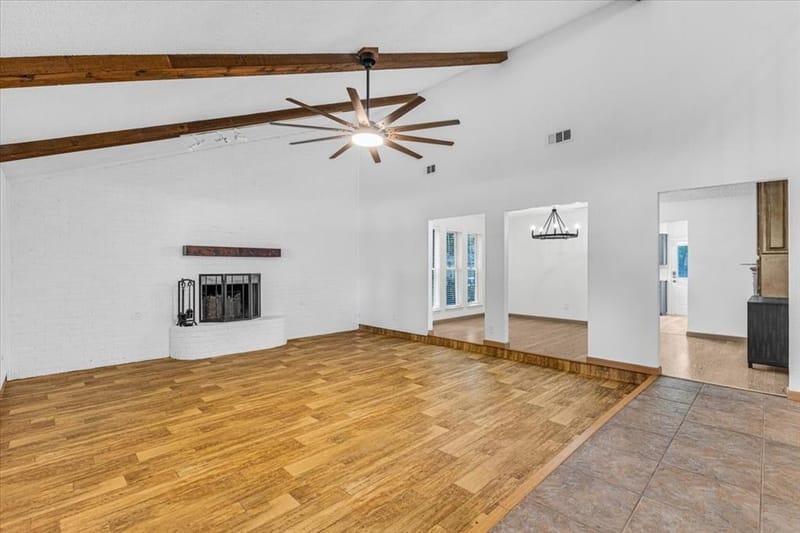704 Matthews Court, Arlington TX 76012 - Photo 5