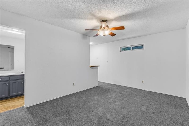 704 Matthews Court, Arlington TX 76012 - Photo 20