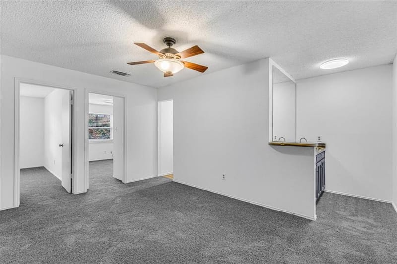 704 Matthews Court, Arlington TX 76012 - Photo 34