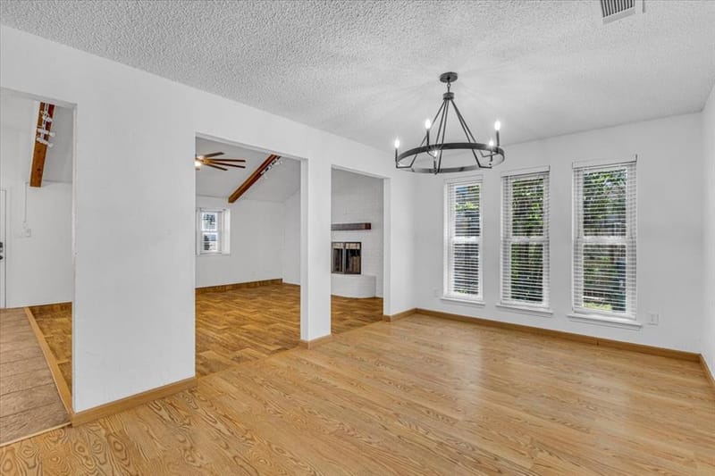 704 Matthews Court, Arlington TX 76012 - Photo 15