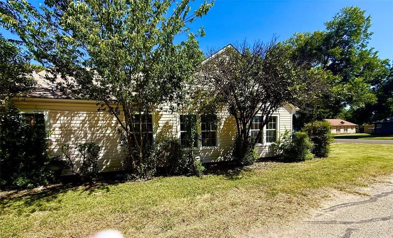2700 Elizabeth Drive, Brownwood TX 76801 - Photo 9