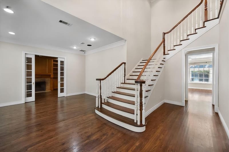 2410 GREEN PARK Drive, Arlington TX 76017 - Photo 2