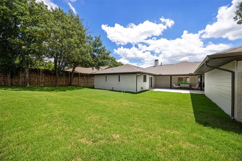7717 Meadowhaven Drive, Dallas TX 75254 - Photo 5