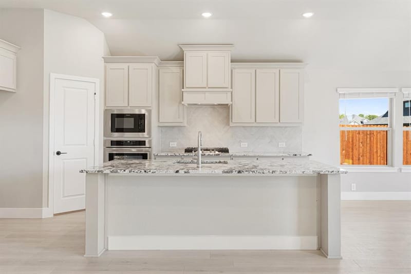 917 Hickory Chase Drive, Godley TX 76044 - Photo 10