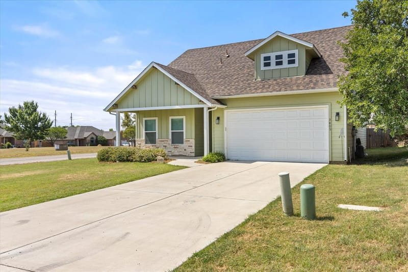 3805 Sage Court, Granbury TX 76048 - Photo 2