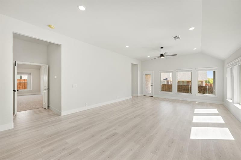 913 Hickory Chase Drive, Godley TX 76044 - Photo 17