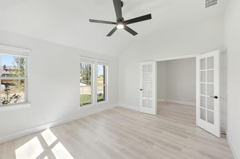 913 Hickory Chase Drive, Godley TX 76044 - Photo 5