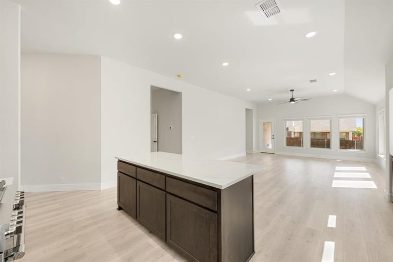 913 Hickory Chase Drive, Godley TX 76044 - Photo 8