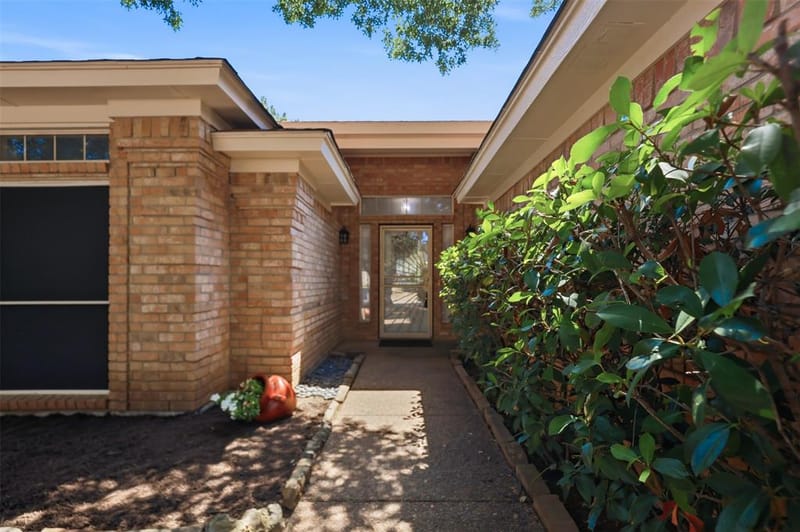 7229 Laurelhill Court S, Fort Worth TX 76133 - Photo 6