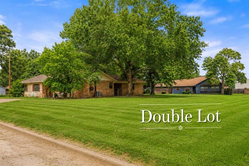 709 Glazner Street, Hawkins TX 75765 - Photo 2