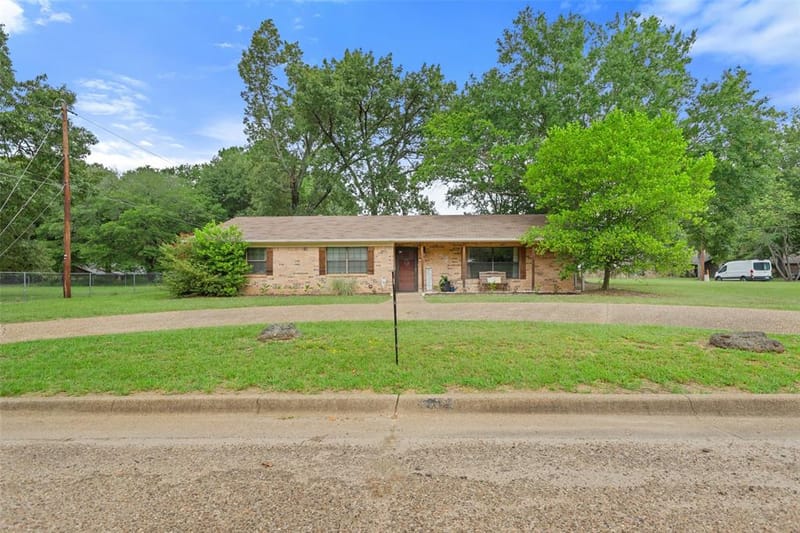 709 Glazner Street, Hawkins TX 75765 - Photo 3