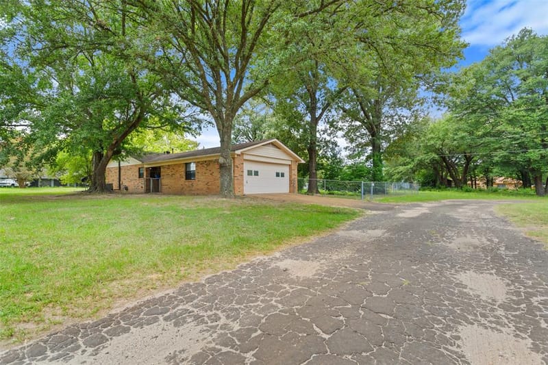 709 Glazner Street, Hawkins TX 75765 - Photo 32