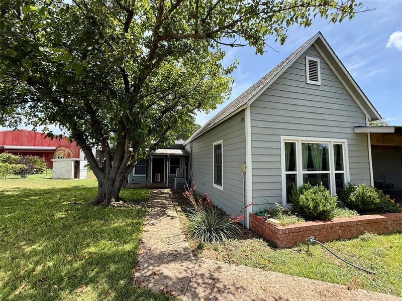 20959 Hwy 281, Hico TX 76457 - Photo 17