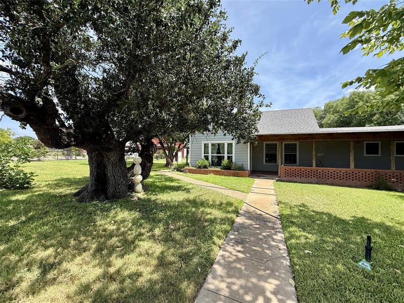 20959 Hwy 281, Hico TX 76457 - Photo 18
