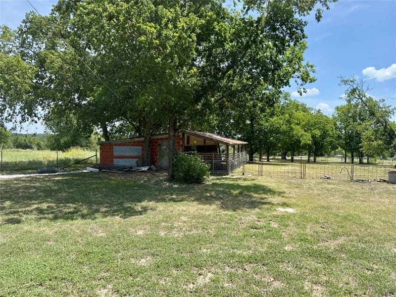 20959 Hwy 281, Hico TX 76457 - Photo 39