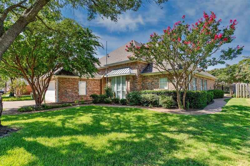 913 Mesquite Street, Gainesville TX 76240