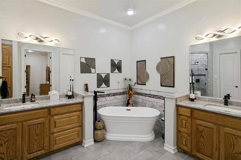 1290 Fox Lane, Burleson TX 76028 - Photo 17