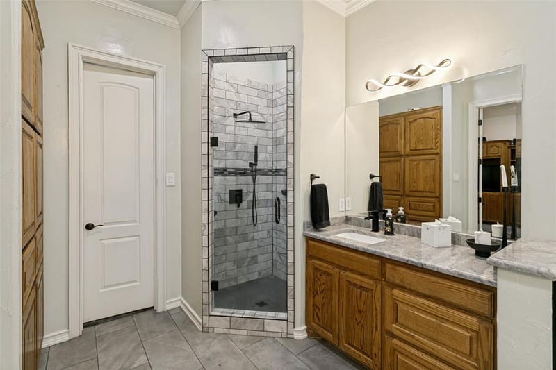 1290 Fox Lane, Burleson TX 76028 - Photo 16