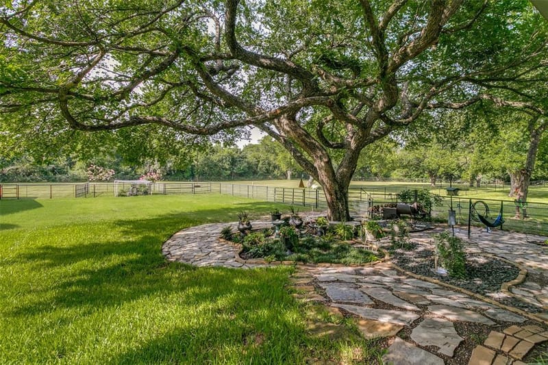 1290 Fox Lane, Burleson TX 76028 - Photo 26