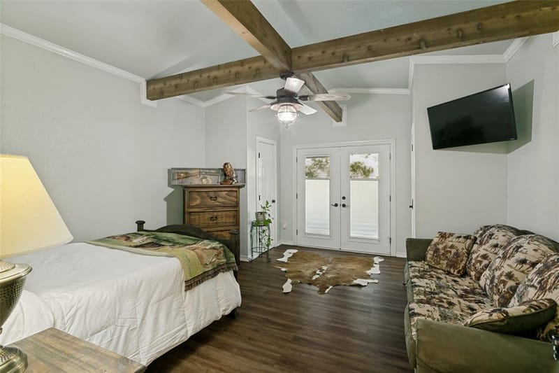 1290 Fox Lane, Burleson TX 76028 - Photo 19