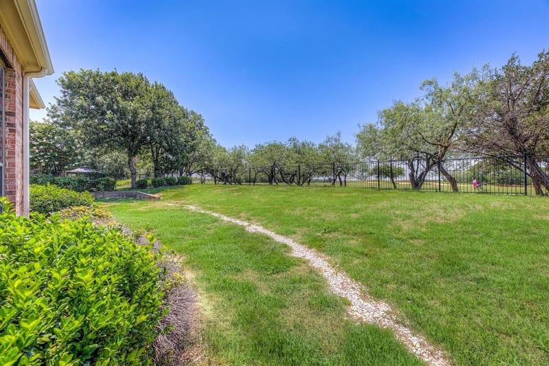 804 Bentwater Parkway, Grand Prairie TX 75104 - Photo 24