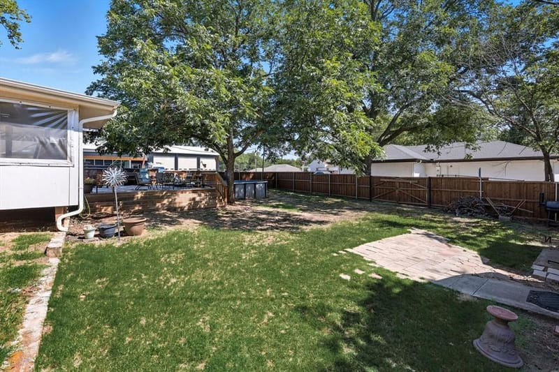300 E Main Street, Whitesboro TX 76273 - Photo 38