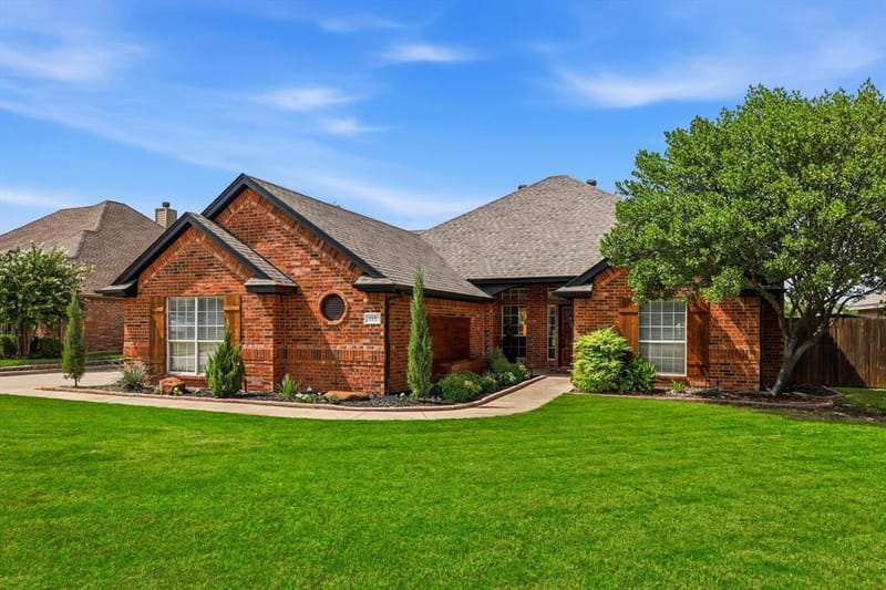 115 Honeysuckle Drive, Justin TX 76247 - Photo 3