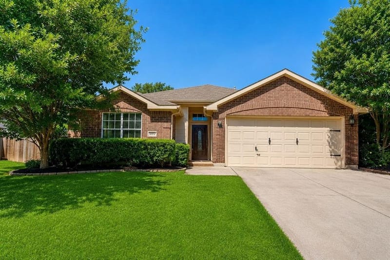 4621 Barnhill Lane, Fort Worth TX 76135