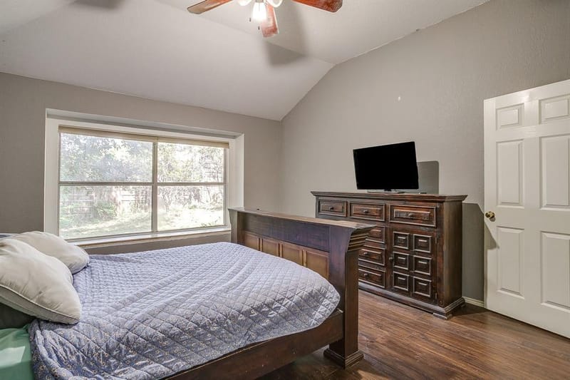 4621 Barnhill Lane, Fort Worth TX 76135 - Photo 15