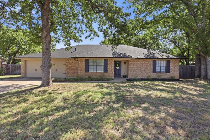 3811 Helmsford Drive, Arlington TX 76016