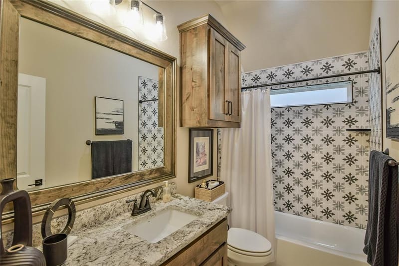 1453 Highland Park Circle, Granbury TX 76048 - Photo 32