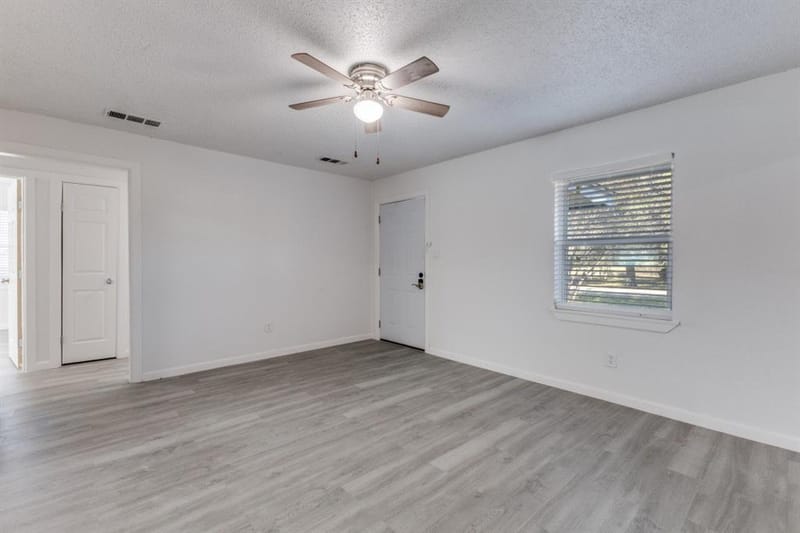 12900 Quail Drive, Balch Springs TX 75180 - Photo 6