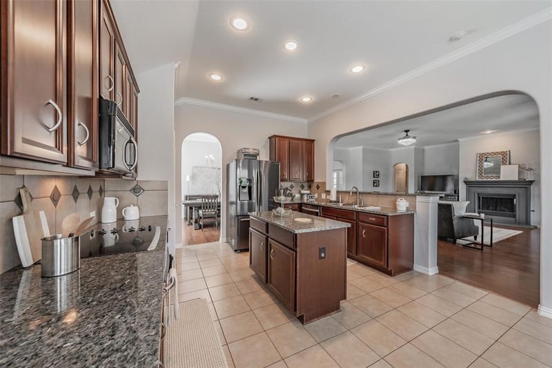10100 Renwick Cove, Fort Worth TX 76244 - Photo 12