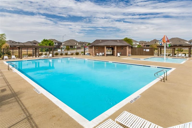5933 Lovills Creek Street, Fort Worth TX 76179 - Photo 36
