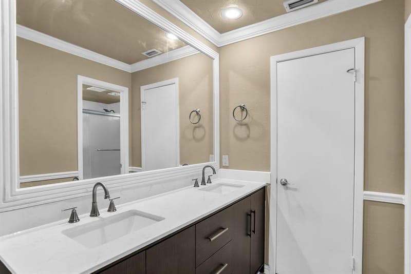 5418 Barcelona Drive, Garland TX 75043 - Photo 8