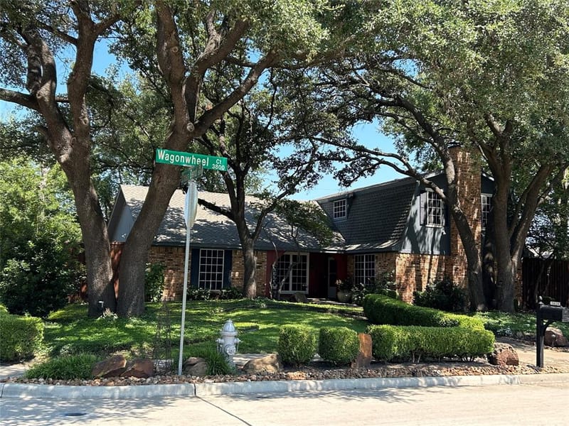 3824 Wagonwheel Court, Plano TX 75023 - Photo 2