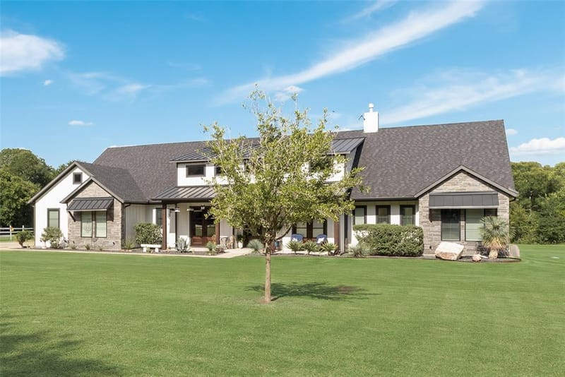 160 N Falling Leaves Drive N, Waxahachie TX 75167
