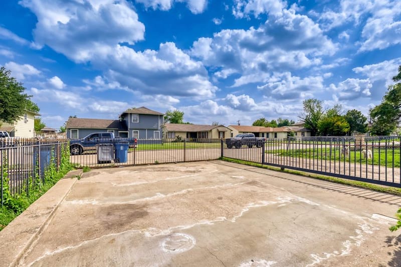 1017 Hoke Smith Drive, Dallas TX 75224 - Photo 28