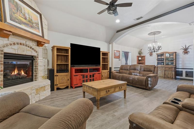 8904 Woodlawn Drive, Granbury TX 76049 - Photo 23