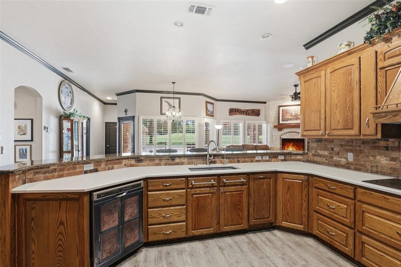 8904 Woodlawn Drive, Granbury TX 76049 - Photo 17