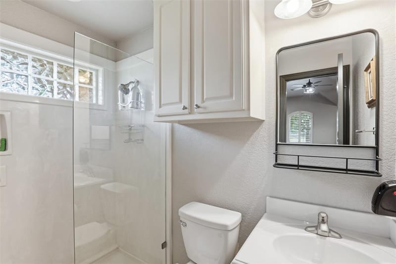 8904 Woodlawn Drive, Granbury TX 76049 - Photo 7