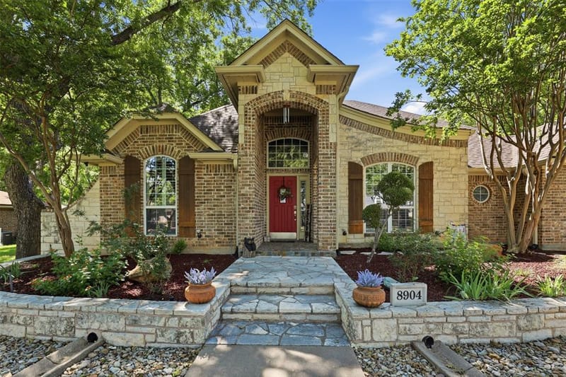 8904 Woodlawn Drive, Granbury TX 76049 - Photo 3