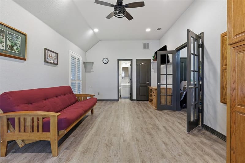 8904 Woodlawn Drive, Granbury TX 76049 - Photo 5