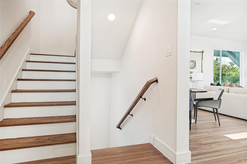 1311 Madrigal Parkway, Dallas TX 75206 - Photo 3