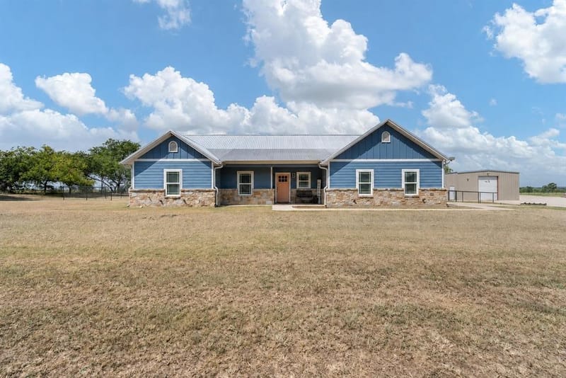 8868 County Road 1205, Grandview TX 76050