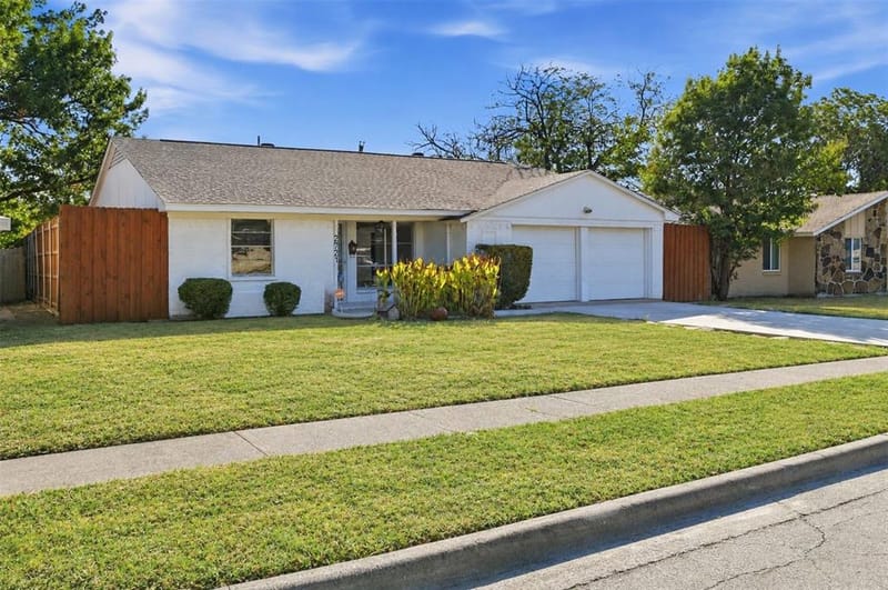 2721 Westview Drive, Mesquite TX 75150 - Photo 2