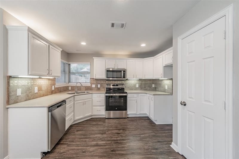 1023 Porter Place, Sanger TX 76266 - Photo 8