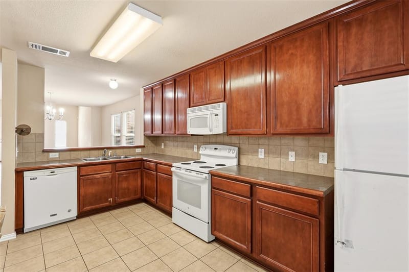 3528 KIMBERLY Lane, Balch Springs TX 75180 - Photo 7
